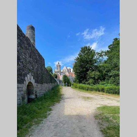 Studio De Charme Apartment Laon Bagian luar foto